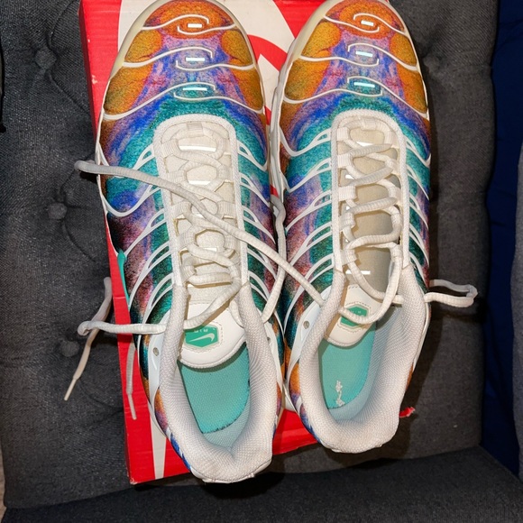 COPY - Mens Nikes - Picture 4 of 5